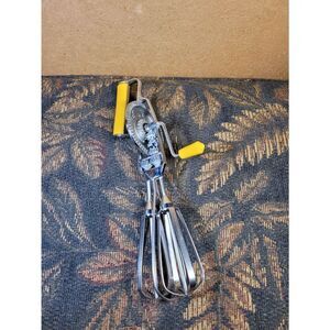 Vintage Maynard Manual Yellow Handle Egg Beater